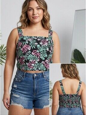 No Boundaries Cropped Wide Strap Square neck tank Black Tropical Size XXXL